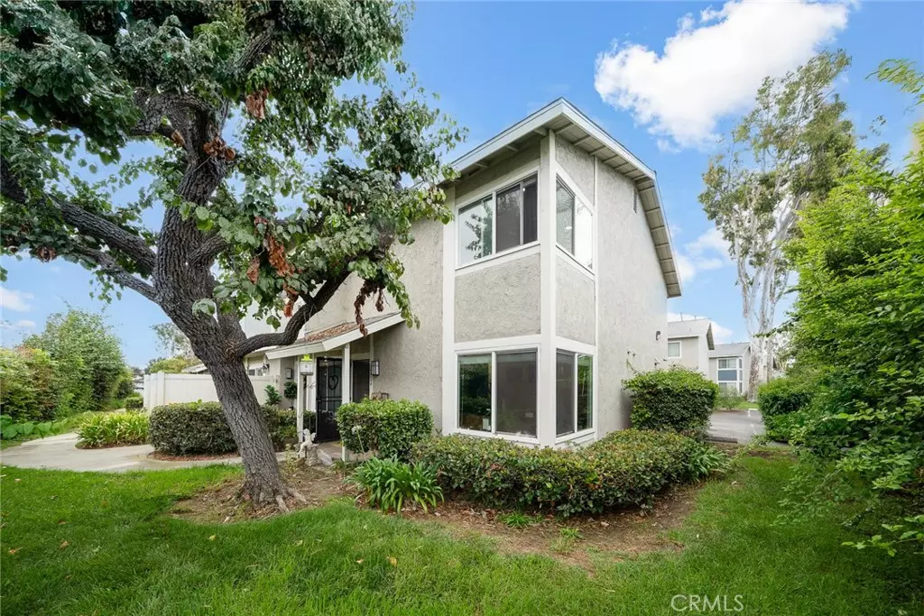 Santa Ana, CA 92704,2424 S Laurelwood #143