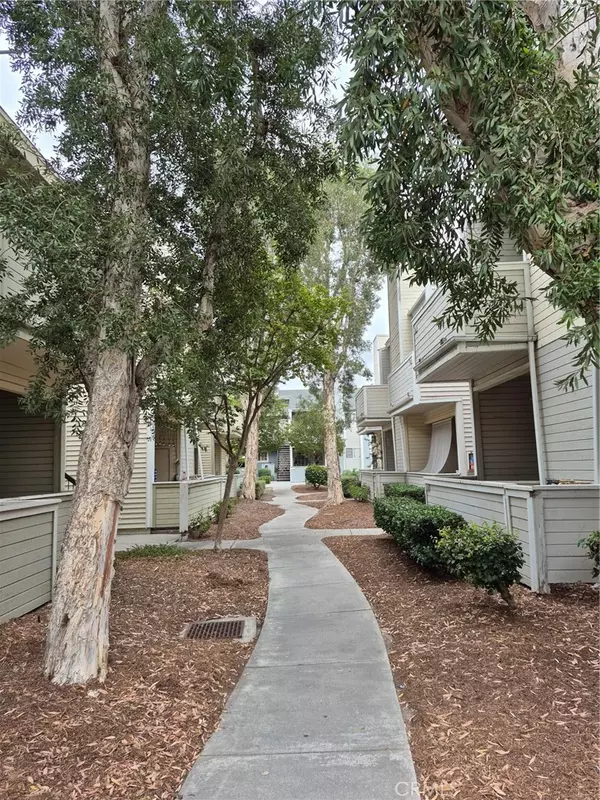 Azusa, CA 91702,777 S Citrus AVE #119