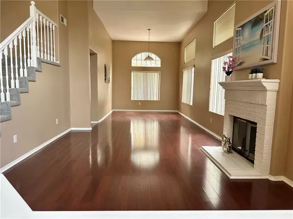 Murrieta, CA 92562,40205 White Leaf