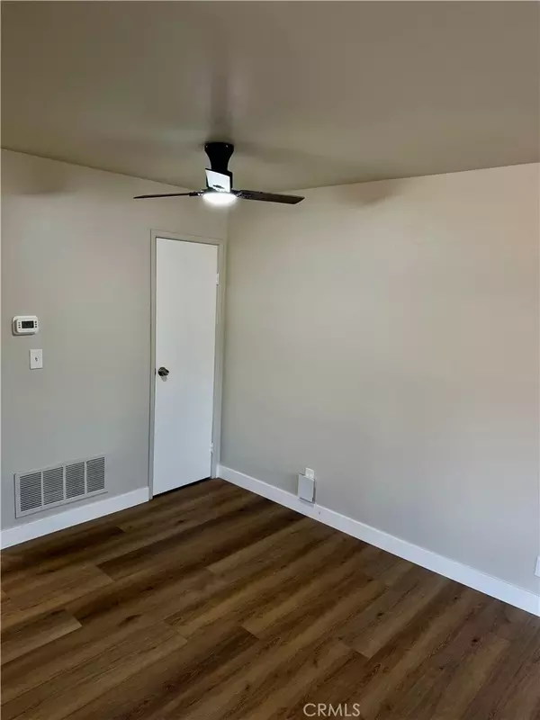 Azusa, CA 91702,1073 W Calle De La Luna #4