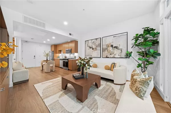 709 E Walnut ST #318, Pasadena, CA 91101