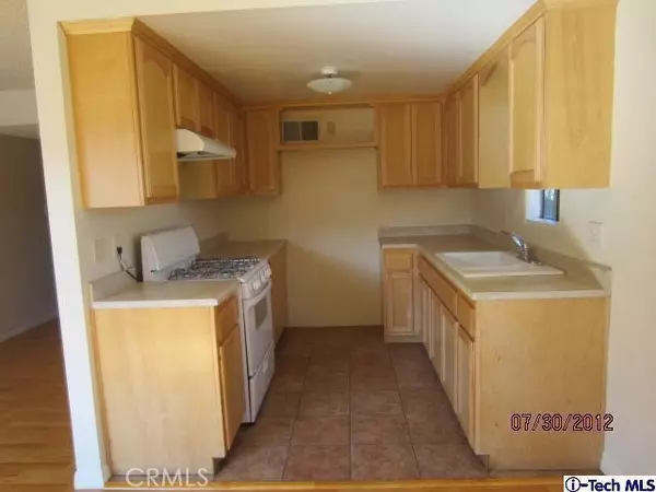 Los Angeles, CA 90065,3030 Valle Vista #1