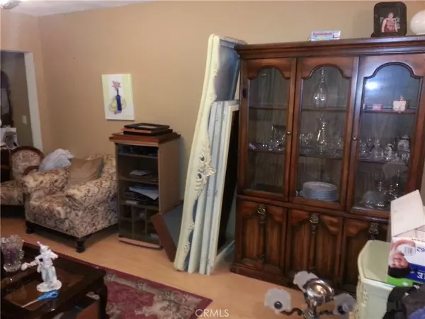 Los Angeles, CA 90065,3030 Valle Vista #13