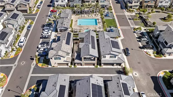 Fontana, CA 92336,6577 CANOPY LN