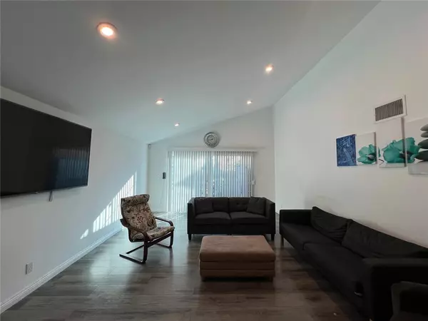 Montebello, CA 90640,1323 W Lincoln Ave