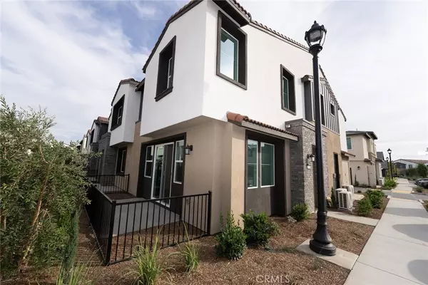 Ontario, CA 91762,2803 E Schumacher Paseo