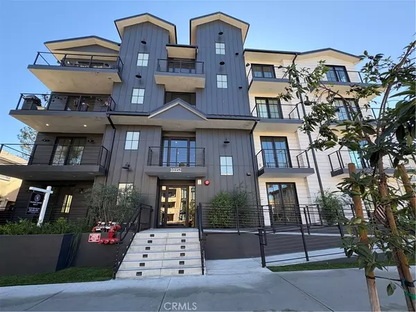 Toluca Lake, CA 91602,10352 Riverside #201