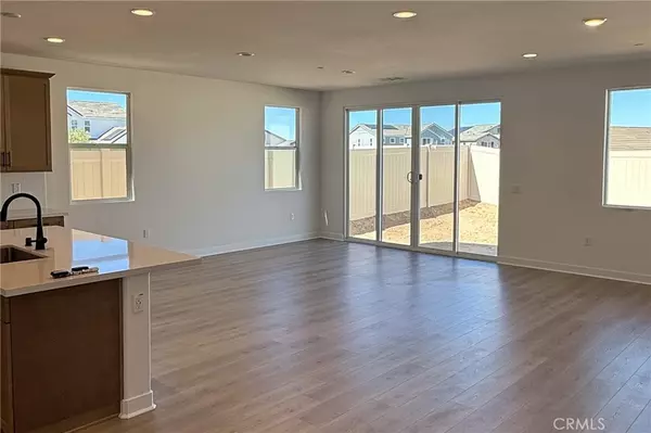 Hesperia, CA 92345,17454 Marion Mountain