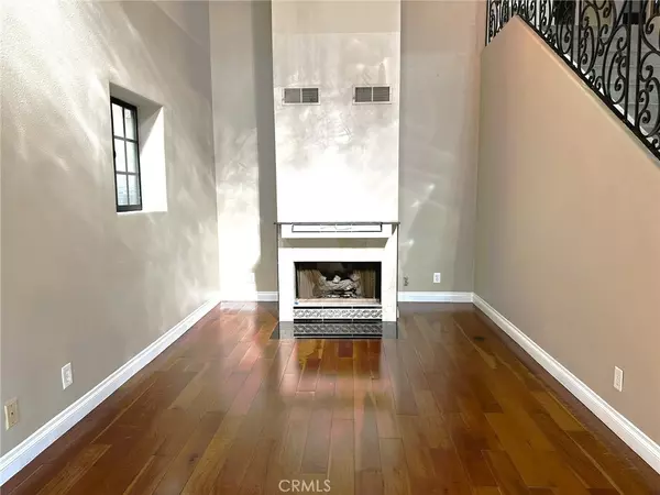 Los Angeles, CA 90027,3856 Udell CT