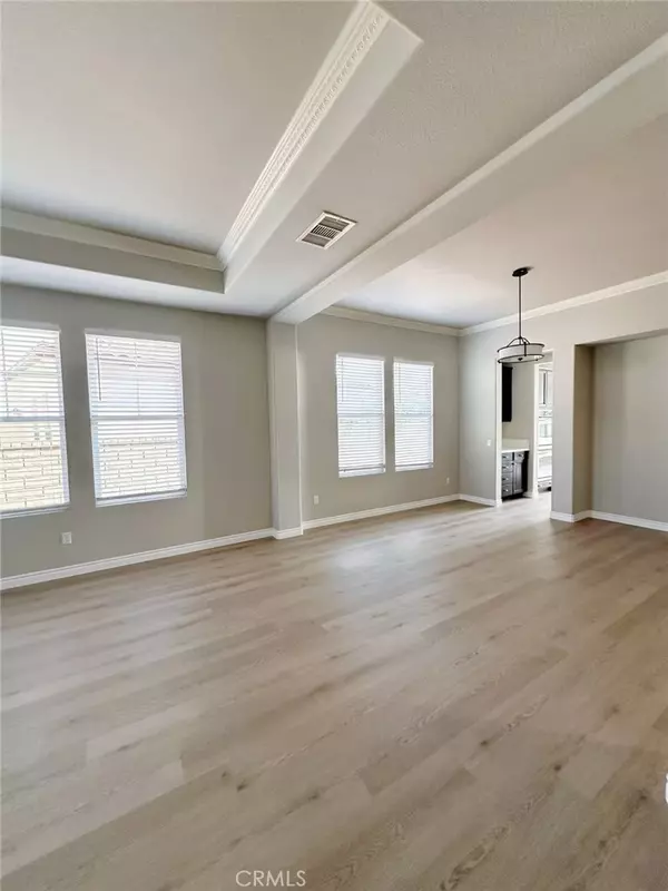 Santa Clarita, CA 91350,19738 Castille LN