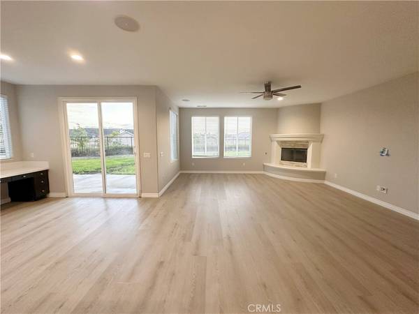 Santa Clarita, CA 91350,19738 Castille LN