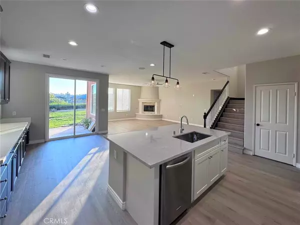 Santa Clarita, CA 91350,19738 Castille LN