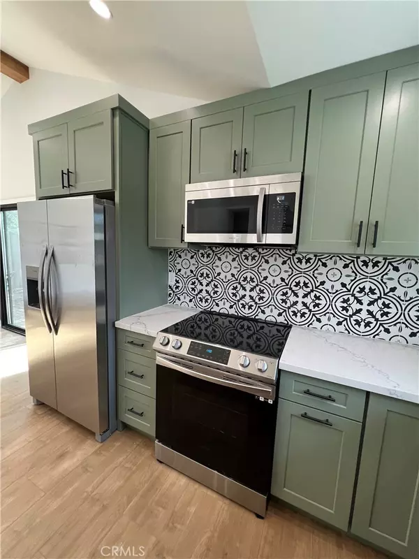 Monrovia, CA 91016,623 E Foothill BLVD #1