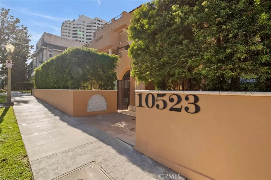 10523 Ashton #101, Los Angeles, CA 90024
