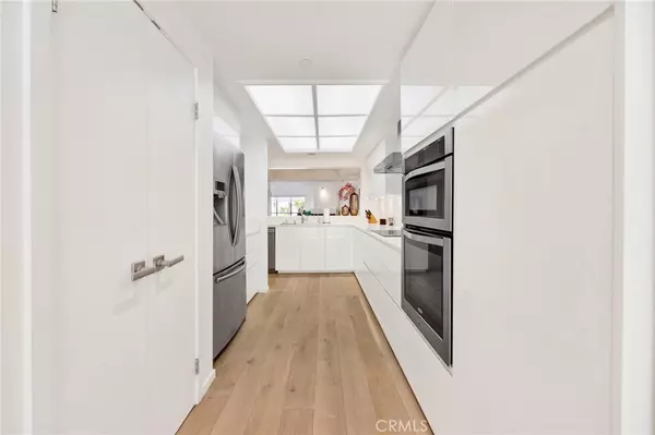 Santa Monica, CA 90405,150 Ocean Park #520