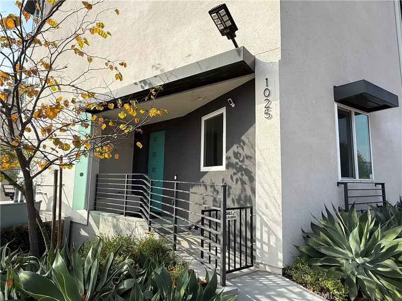 1025 White Knoll, Los Angeles, CA 90012