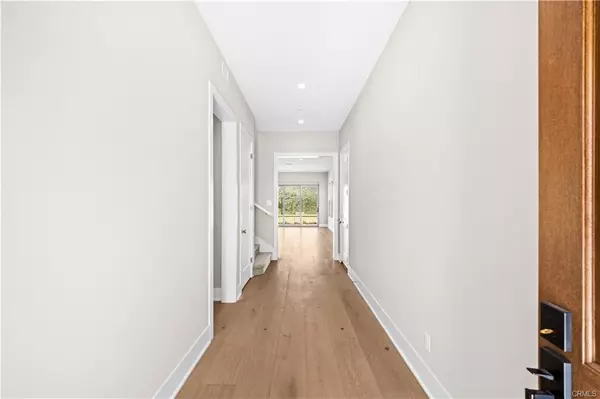 Irvine, CA 92618,130 mossvine