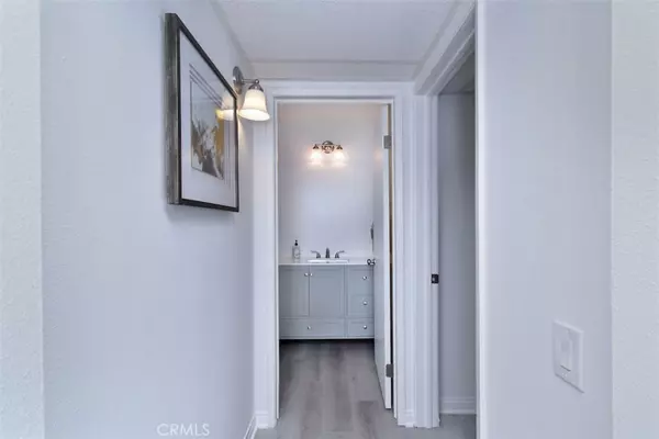 Los Angeles, CA 90004,532 N Rossmore AVE #102