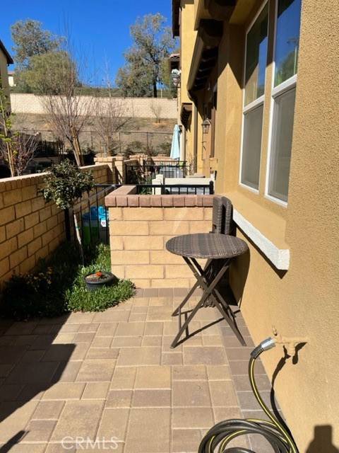 Valencia, CA 91354,28637 Jardineras DR
