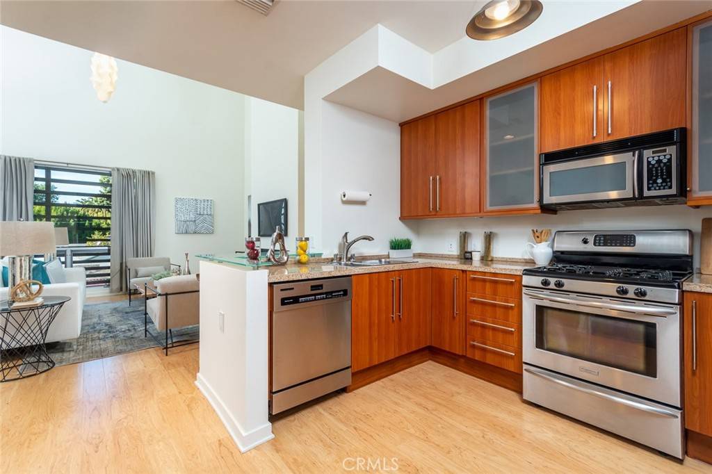 4705 Whitsett AVE #202, Studio City, CA 91604