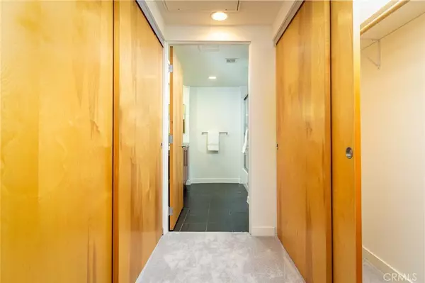 Studio City, CA 91604,4705 Whitsett AVE #202