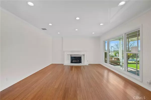 Burbank, CA 91504,2912 N Lamer ST