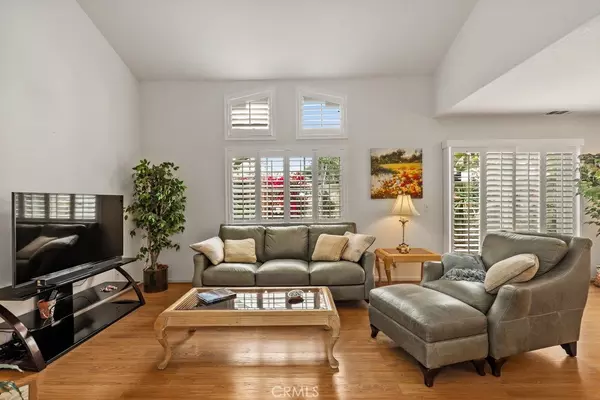 Claremont, CA 91711,905 W Arrow