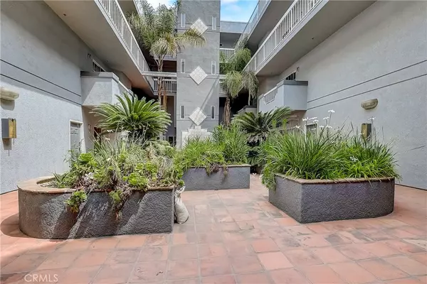 Toluca Lake, CA 91602,10925 Blix ST #108