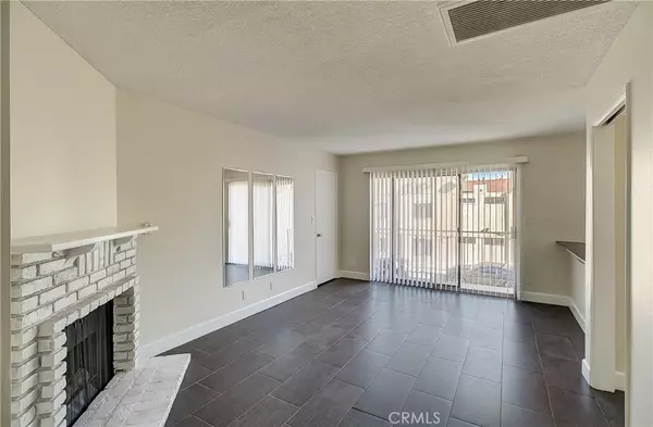 Canoga Park, CA 91304,8556 Independence AVE #203