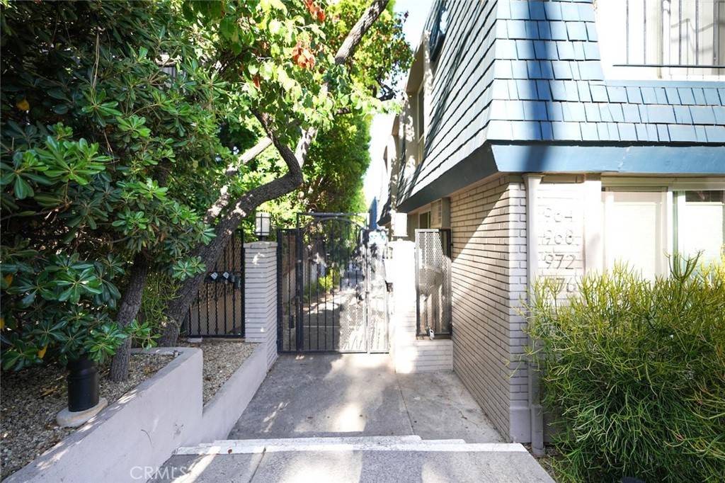 West Hollywood, CA 90069,976 Larrabee ST #131
