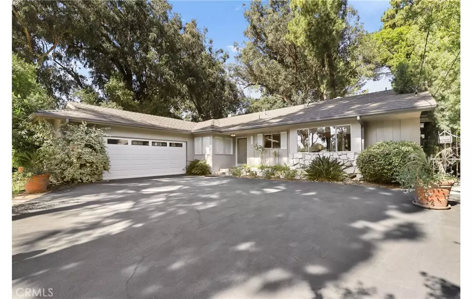1237 Olive LN, La Canada Flintridge, CA 91011