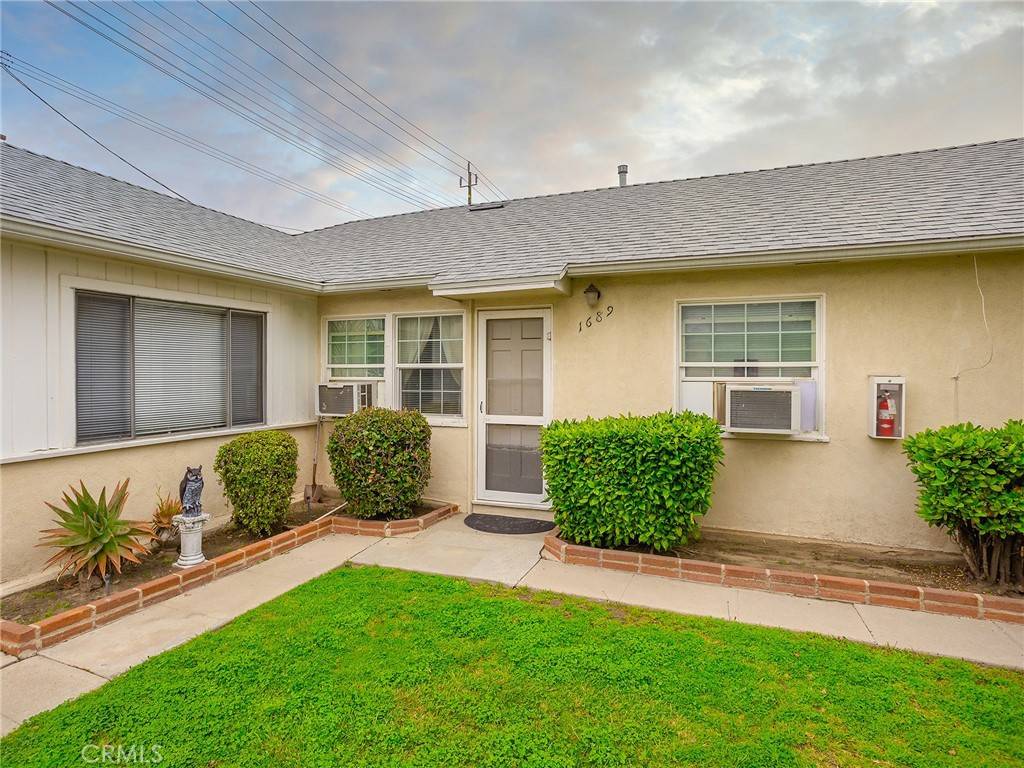 Burbank, CA 91505,1689 N Hollywood WAY