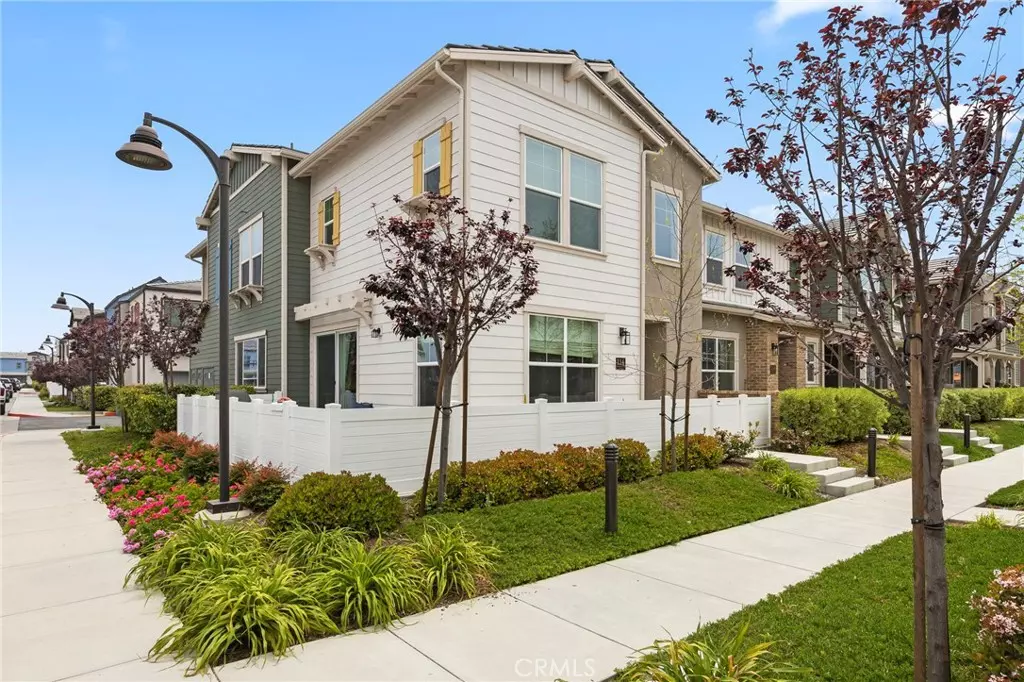 Simi Valley, CA 93065,114 Red Brick DR #1