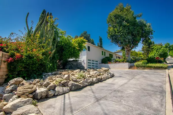 La Crescenta, CA 91214,5111 New York AVE