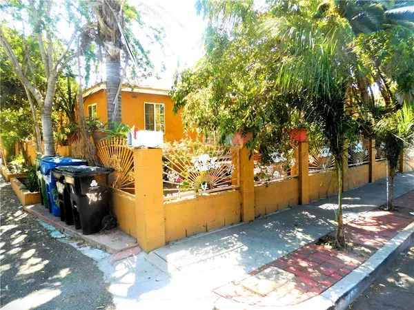 Los Angeles, CA 90011,766 E 52nd ST
