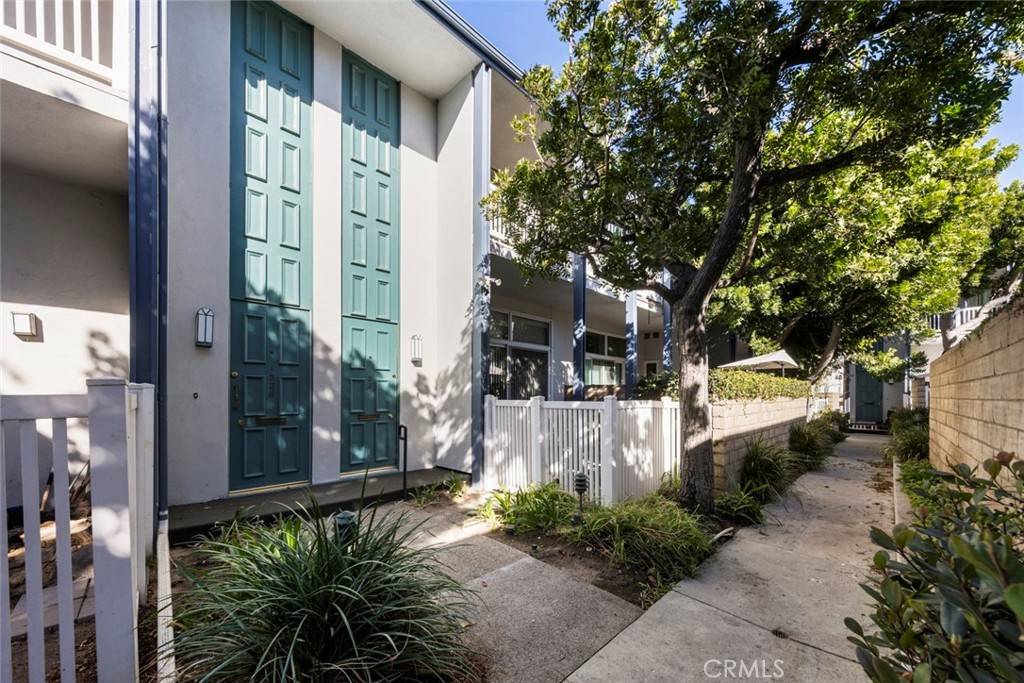 Burbank, CA 91505,338 N Clybourn AVE