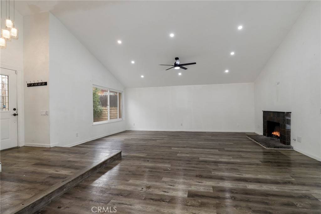 Saugus, CA 91390,20643 Calhaven DR
