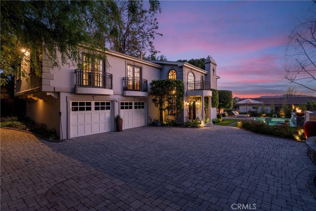 Burbank, CA 91501,913 Sherlock DR