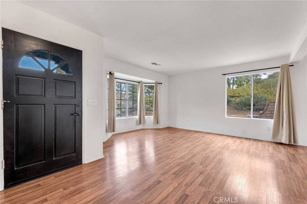 Castaic, CA 91384,32331 Green Hill DR