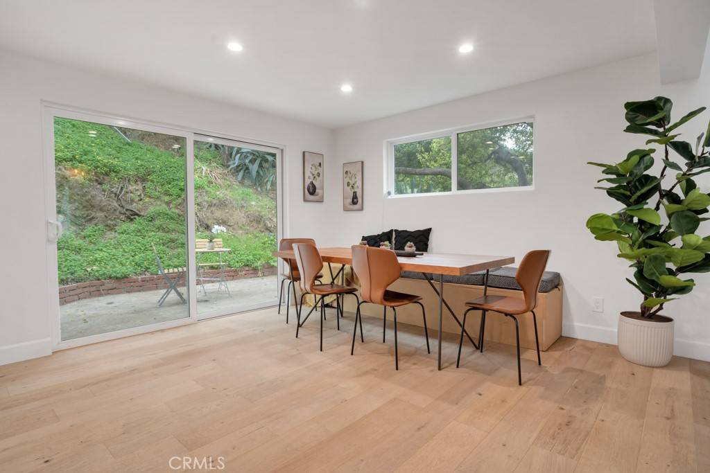 Burbank, CA 91501,850 Country Club DR