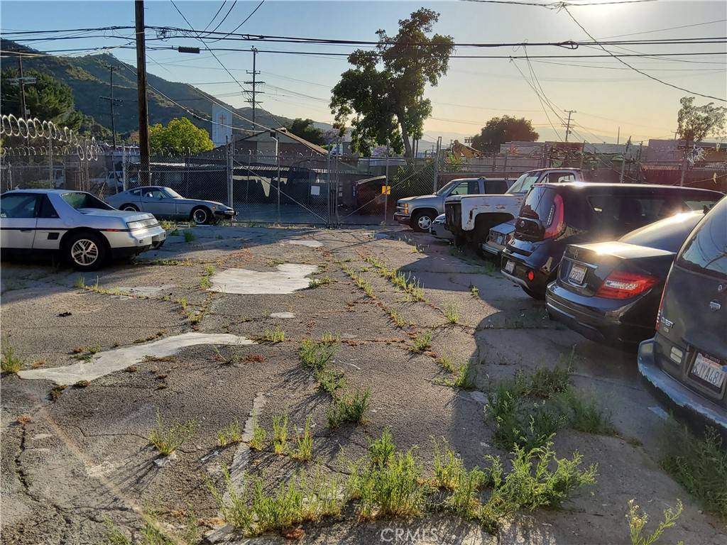 Tujunga, CA 91042,10021 Commerce AVE