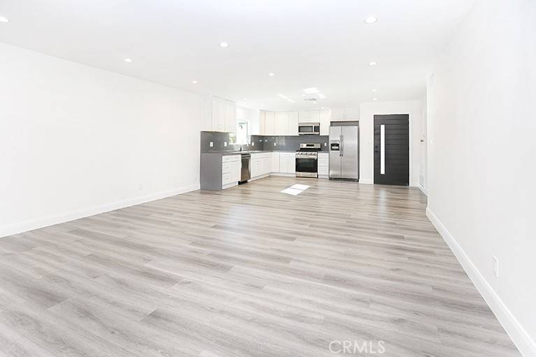 Northridge, CA 91324,8540 Calvin AVE