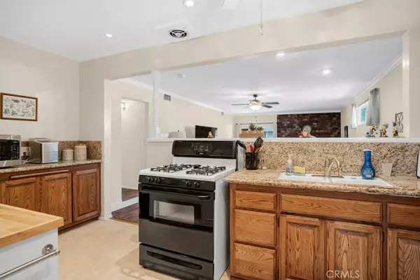 Burbank, CA 91505,1617 N Fairview ST
