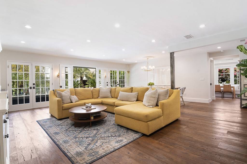 Studio City, CA 91604,4001 Coldwater Canyon AVE