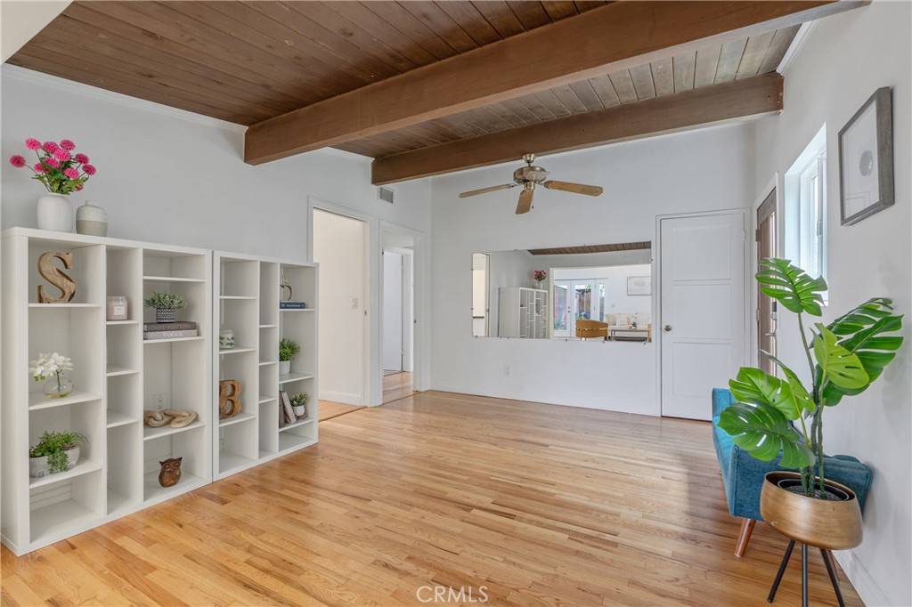 Panorama City, CA 91402,8521 Ranchito AVE