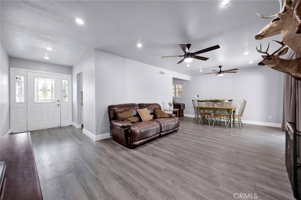 Sylmar, CA 91342,11524 Brussels AVE