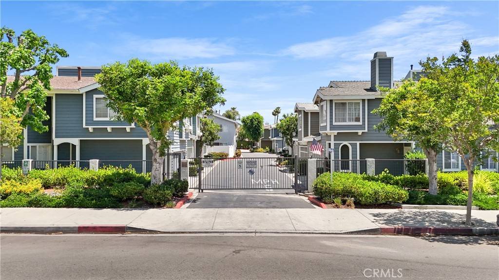 North Hills, CA 91343,15058 Providence LN