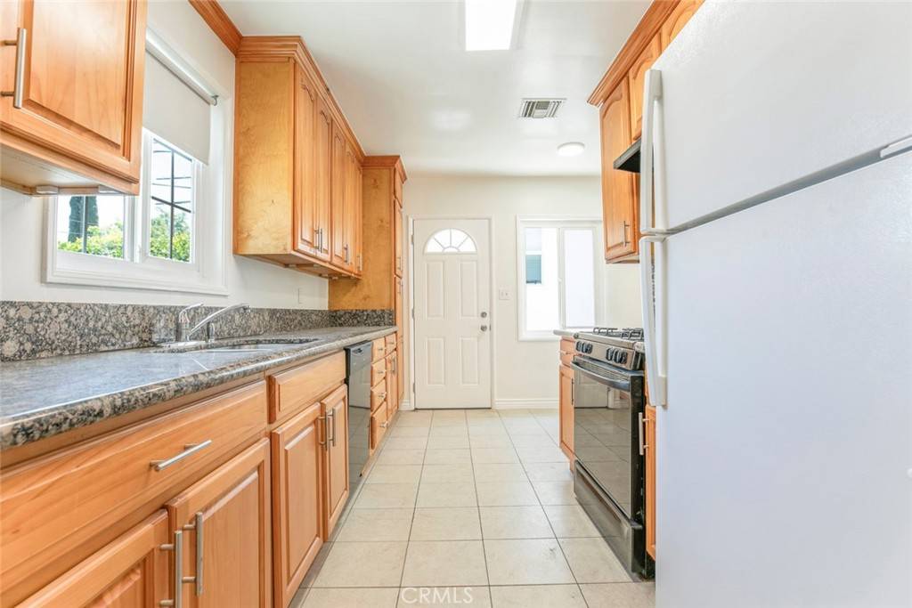 Sunland, CA 91040,10347 Newhome AVE