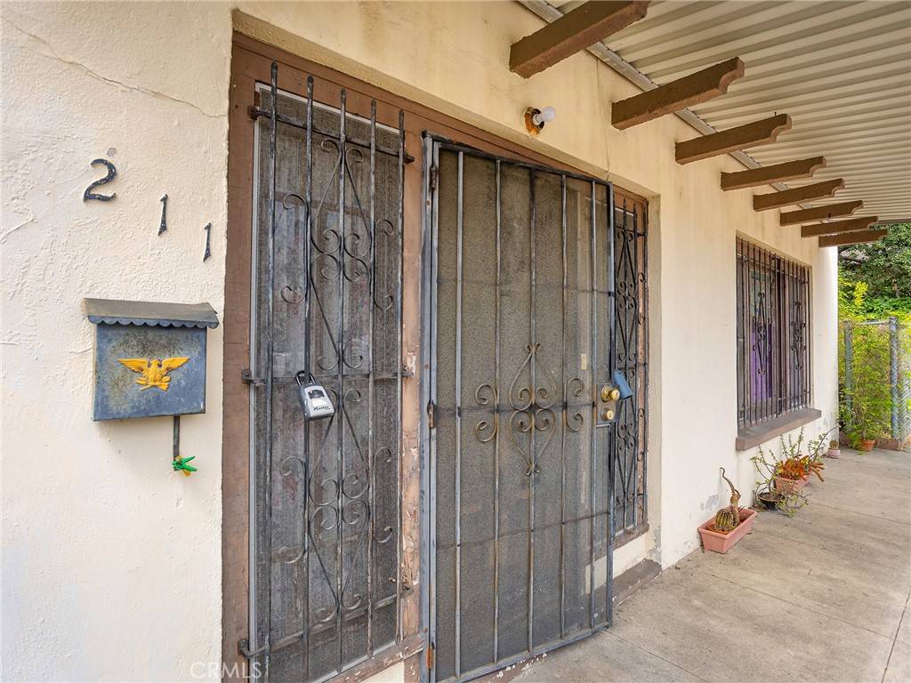 Burbank, CA 91501,211 S Bel Aire DR