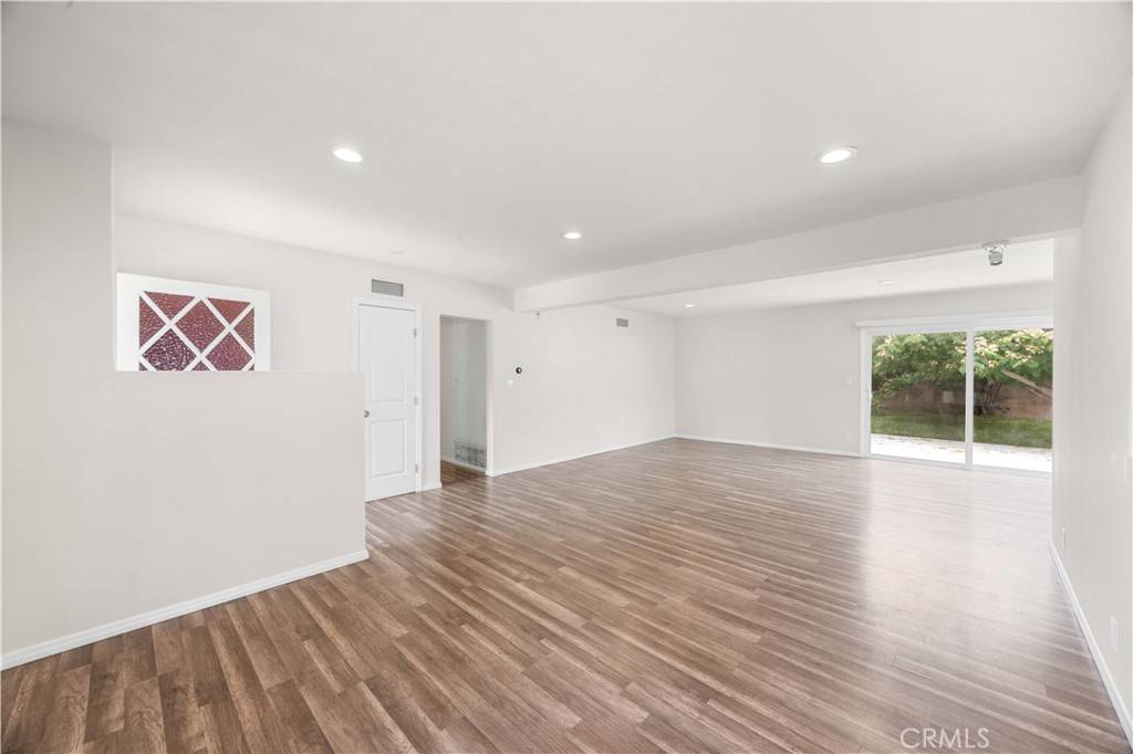 Northridge, CA 91325,17435 Lassen ST